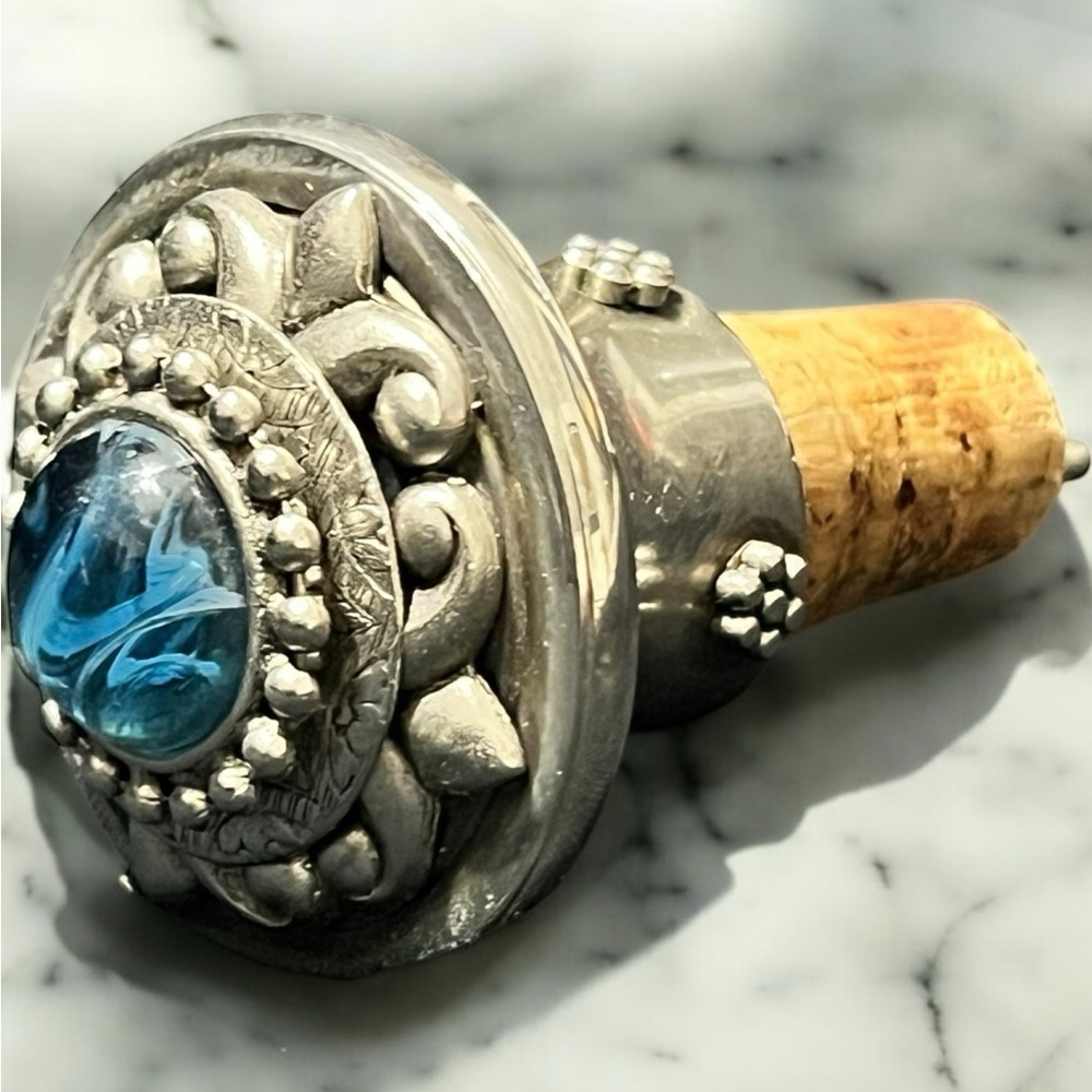 Silver and Blue Decorative Bottle Stopper  Vintage☑️